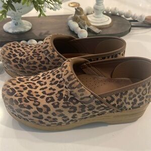 Leopard Danskos 39